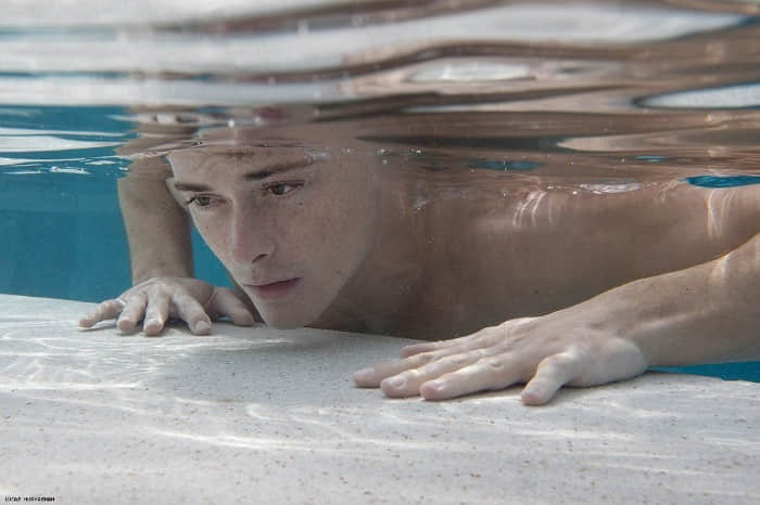 加拿大同志摄影师专拍水下男体，可口男体在水底更显多汁！ -10