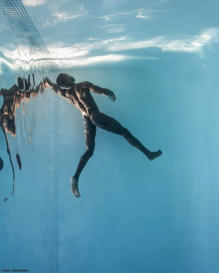 加拿大同志摄影师专拍水下男体，可口男体在水底更显多汁！ -11