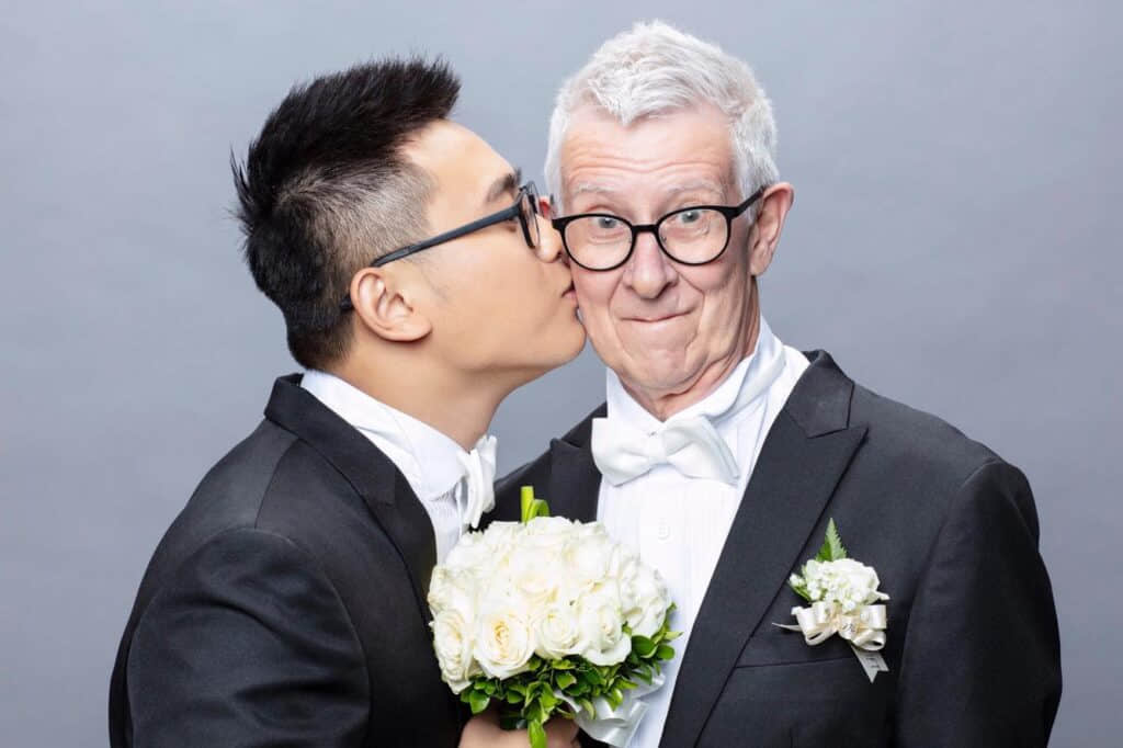 24岁男同志苗栗学子将与75岁英国绅士于苗栗结婚！「我怕我找不到这么好的人了！」 -2