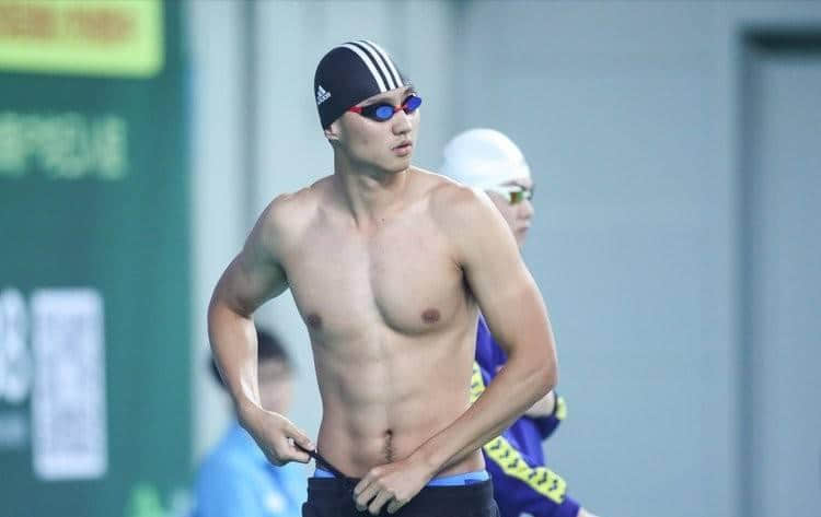 天菜等级的奥运游泳选手宁泽涛宣布退休，留下粉丝心中的一池春水 -6