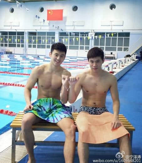 天菜等级的奥运游泳选手宁泽涛宣布退休，留下粉丝心中的一池春水 -10