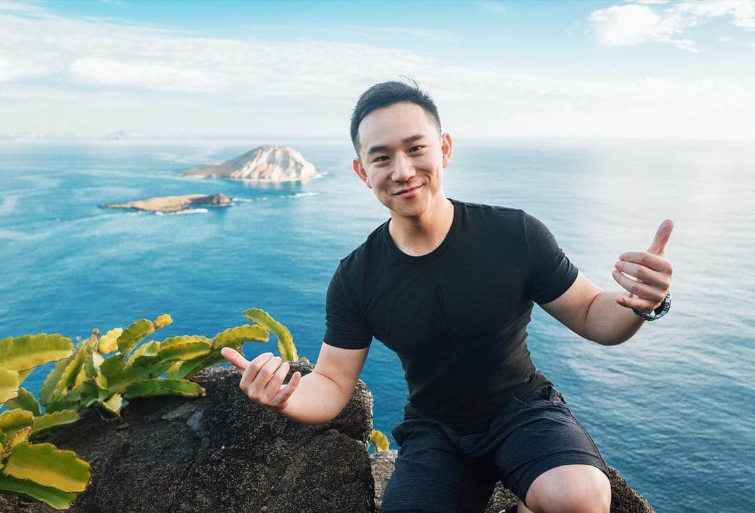 台裔美籍YouTuber小个子帅哥歌手 惊人的歌喉与身材吸引大量粉丝-NICEGAY