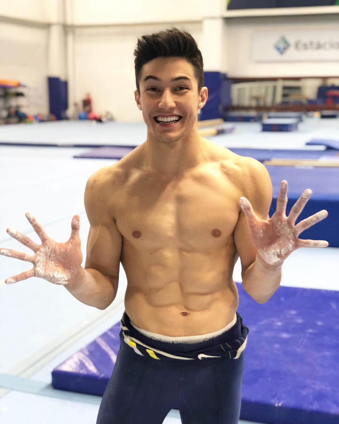 日本巴西混血天菜拿下2019体操世界冠军 灿笑和肌肉让他成为世界男友-NICEGAY