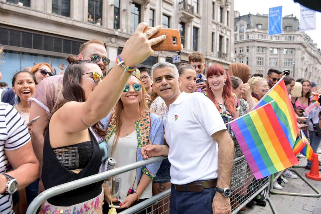 伦敦市长在推特公开支持跨性别被赞爆：「所有性别认同都值得被尊重。」-NICEGAY