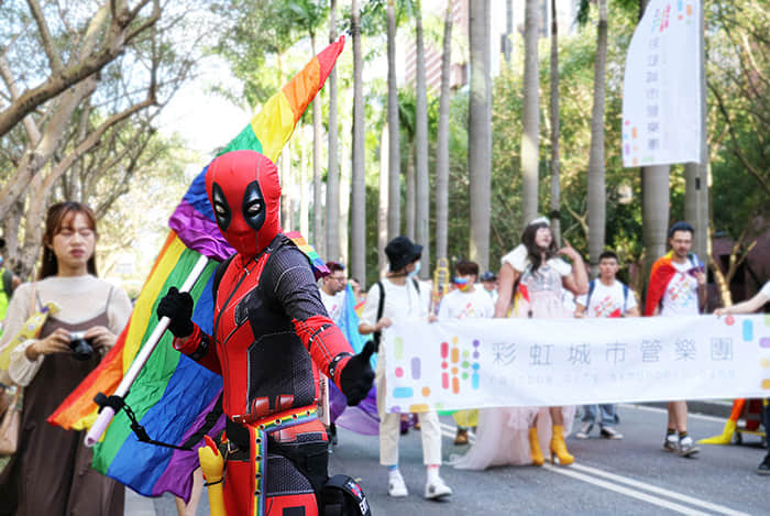 2020地表最盛大彩虹活动！台湾省同志游行13万人上街头 倡议平权歌颂成人之美 -2