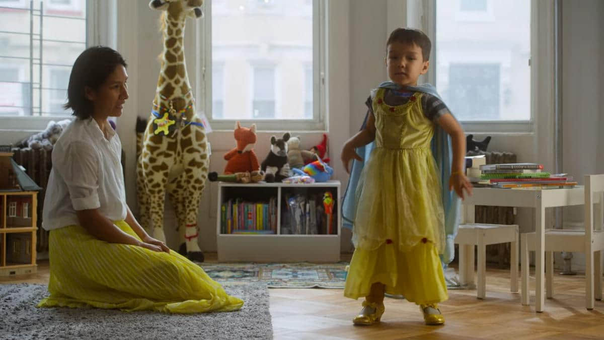 在光谱中流动的孩子：Apple TV+纪录片《宝宝落地两千天》触动家长们对孩童的性别教育意识 -2