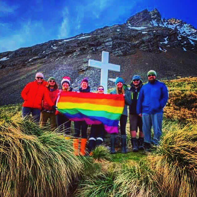 地表距离最遥远的骄傲日！极地探险队让彩虹旗飘到南北极 -6