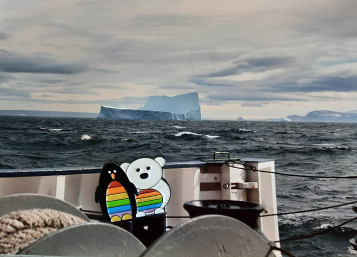 地表距离最遥远的骄傲日！极地探险队让彩虹旗飘到南北极 -2
