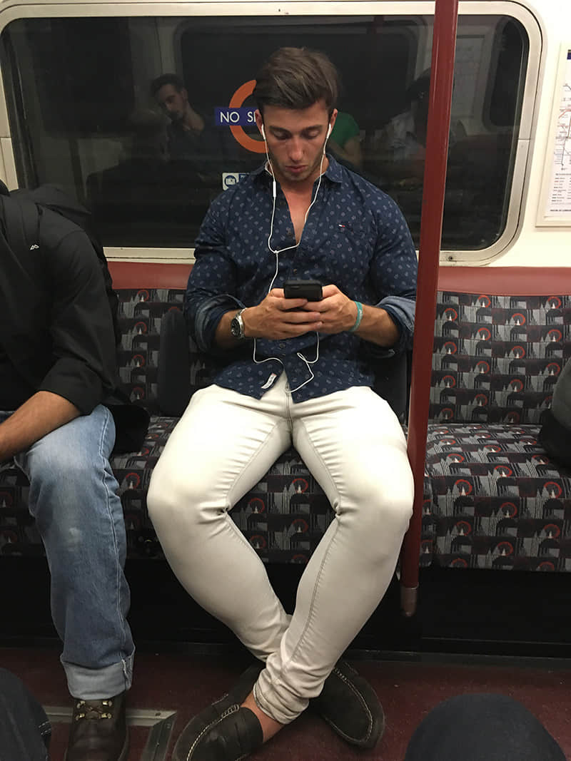 伦敦地铁版爆肉公社，撑爆衬衫裤管的街头型男回头率超高！ -10